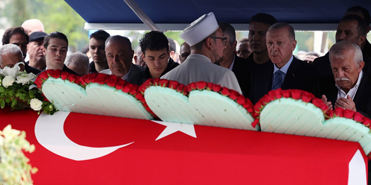 Cumhurbaşkanı Erdoğan gazeteci Barlas'ın cenaze törenine katıldı