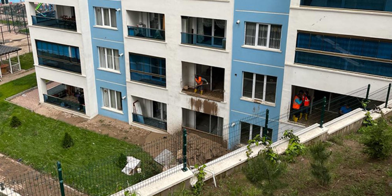 Ankara'da aynı binayı 3 kere su bastı