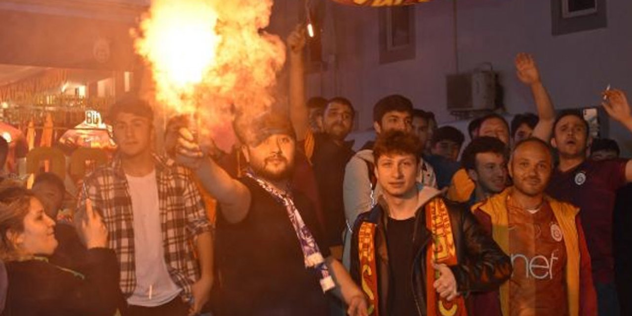 Fenerbahçeliler Galatasaray’ın şampiyonluğunu kutladı
