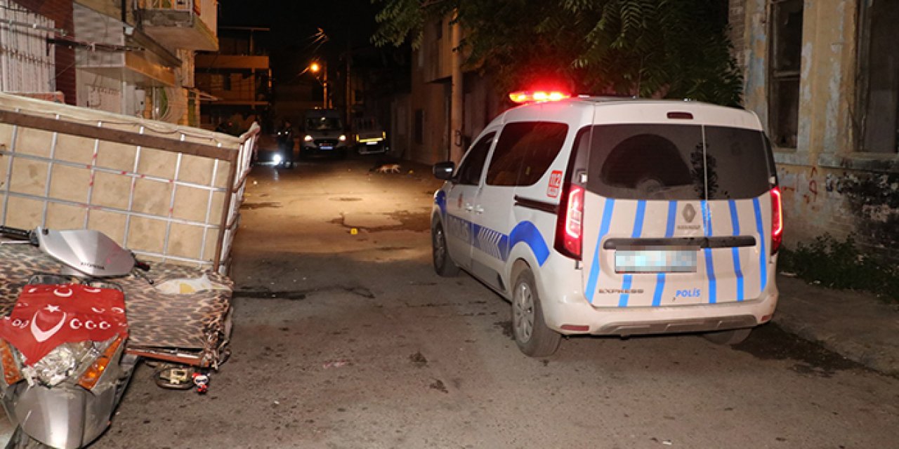 İzmir'de tartışma silahlı kavgaya döndü: 2 ağır yaralı