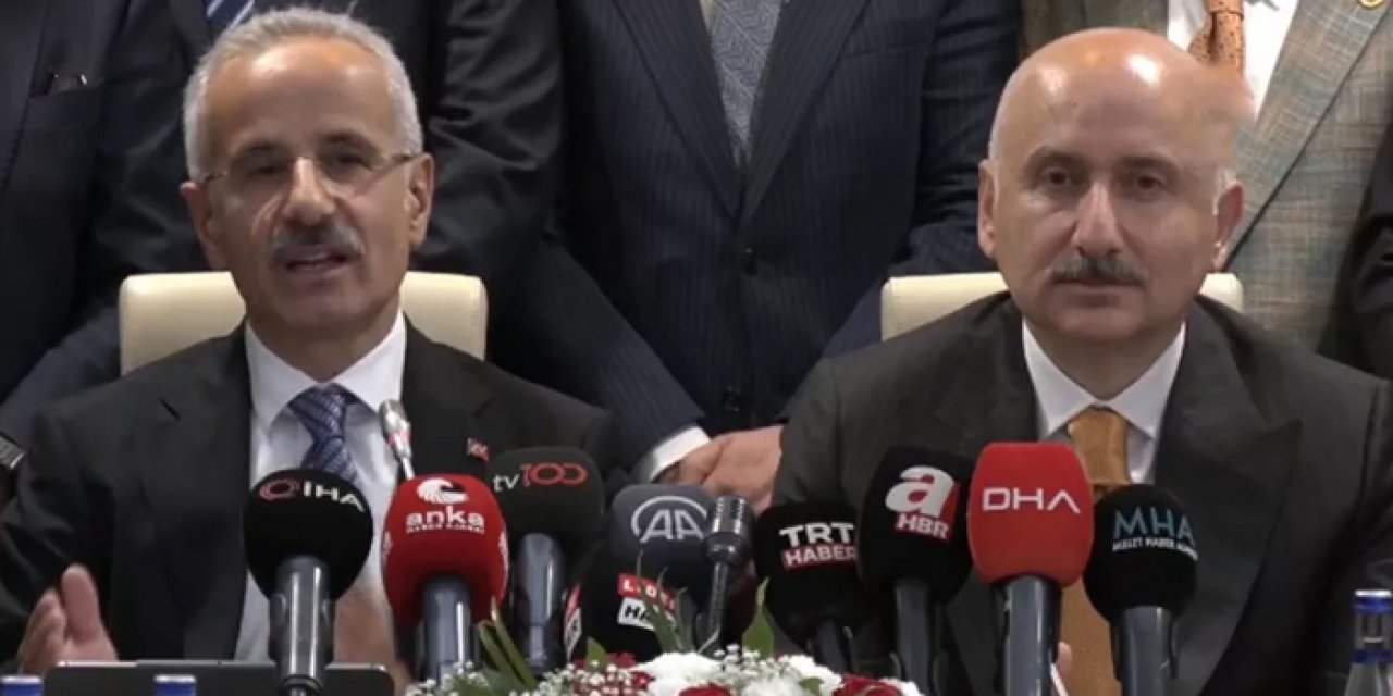 Ulaştırma Bakanlığı'nda devir teslim gerçekleşti