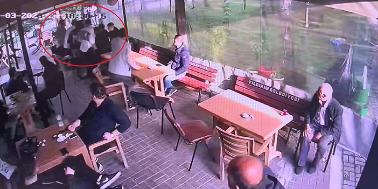 Tabancasını gösterirken yanlışlıkla arkadaşını vurdu