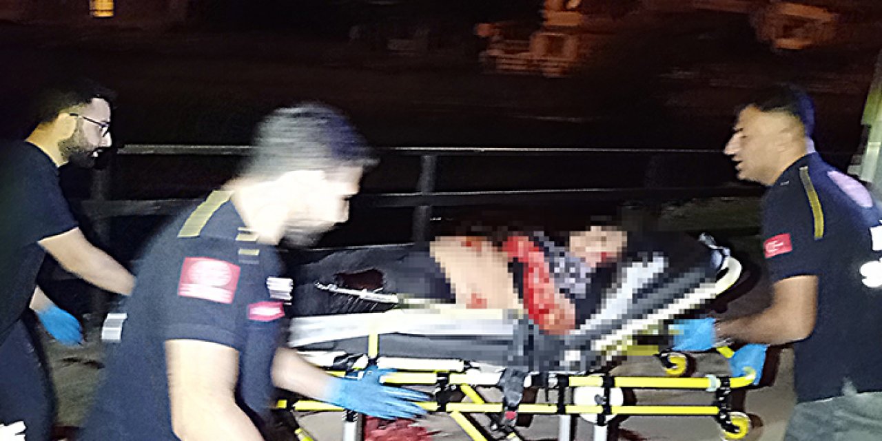 Kıskandığı kadını sokak ortasında defalarca bıçakladı