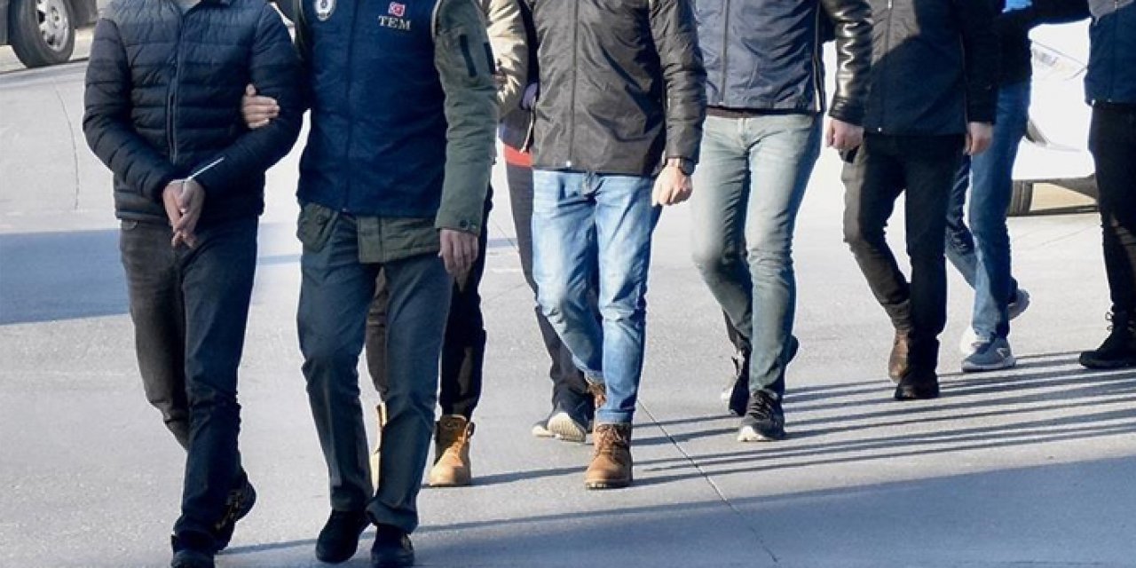 İzmir merkezli FETÖ operasyonu: 23 gözaltı kararı