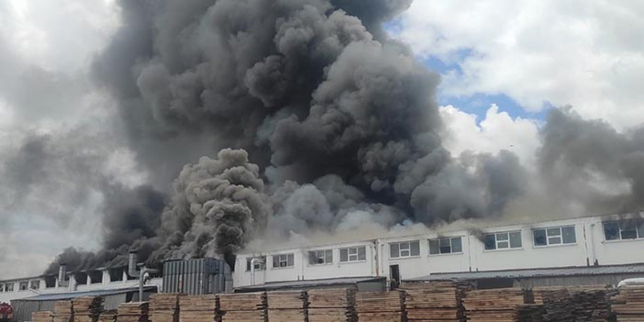 Kahramankazan'da mobilya fabrikasında yangın çıktı