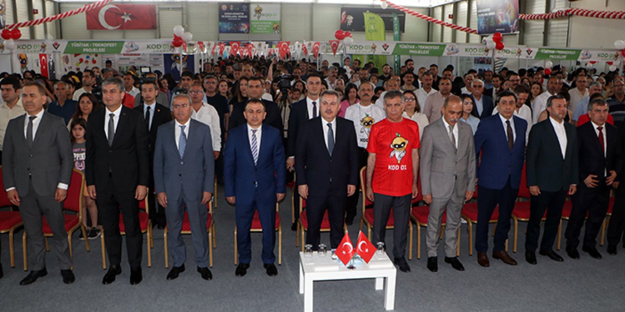 10 bin kişilik katılım ile Robotik ve Kodlama Şenliği başladı