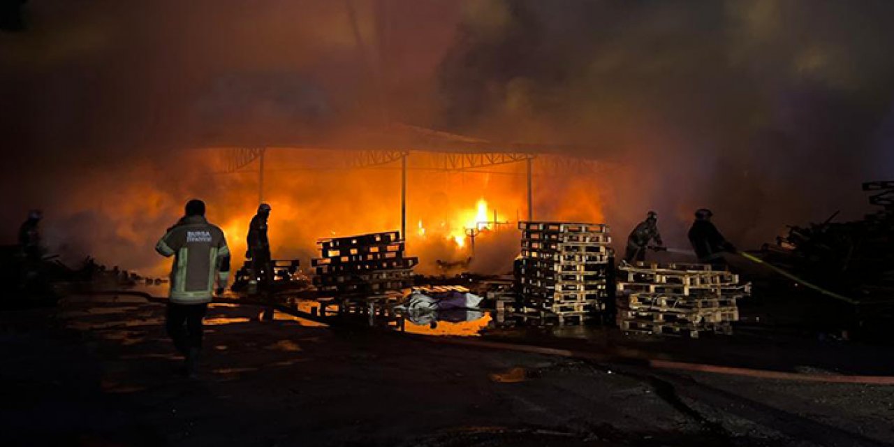 Bursa’da bir palet fabrikasında yangın