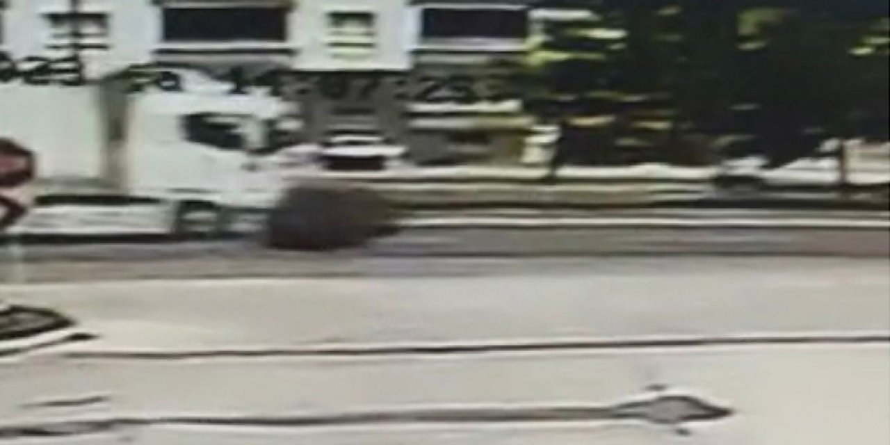 TIR otomobili altına alıp sürükledi