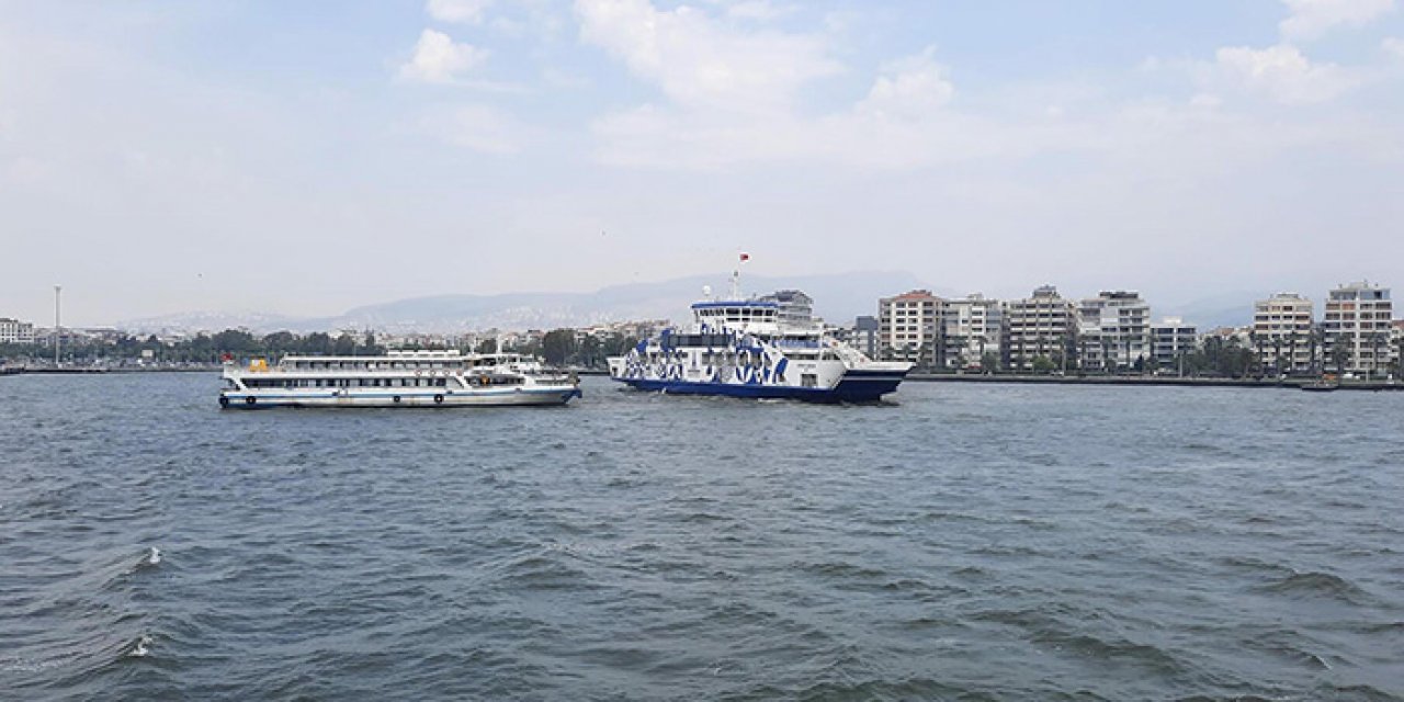 İzmir’de vapur karaya vurdu