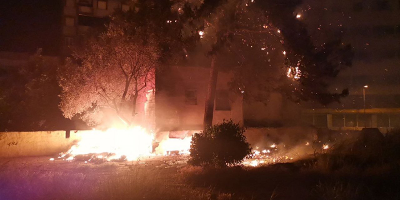 Atıkların bulunduğu alanda yangın: 3 iş yeri zarar gördü