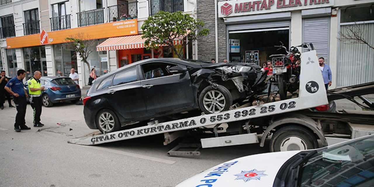Kontrolden çıkan otomobil korku saçtı