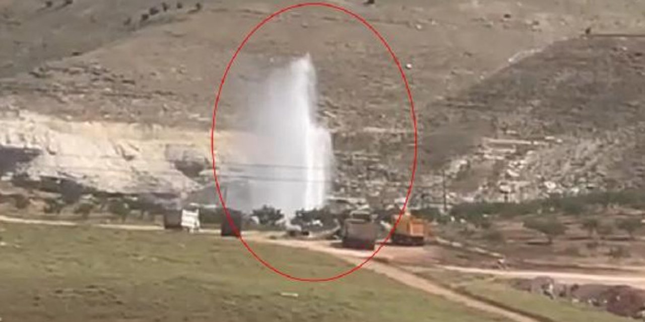 Boru patladı; tazyikli su göğe yükseldi