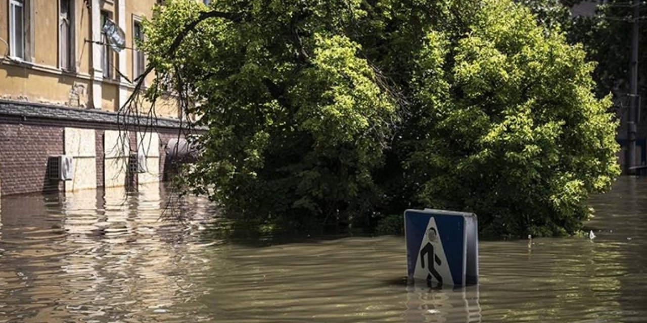 İngiltere'den Ukrayna'ya sel yardımı