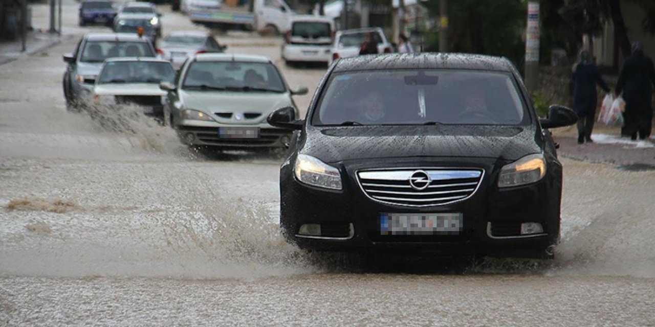 Bu 10 il ile 3 bölgeye dikkat! Sel uyarısı yapıldı