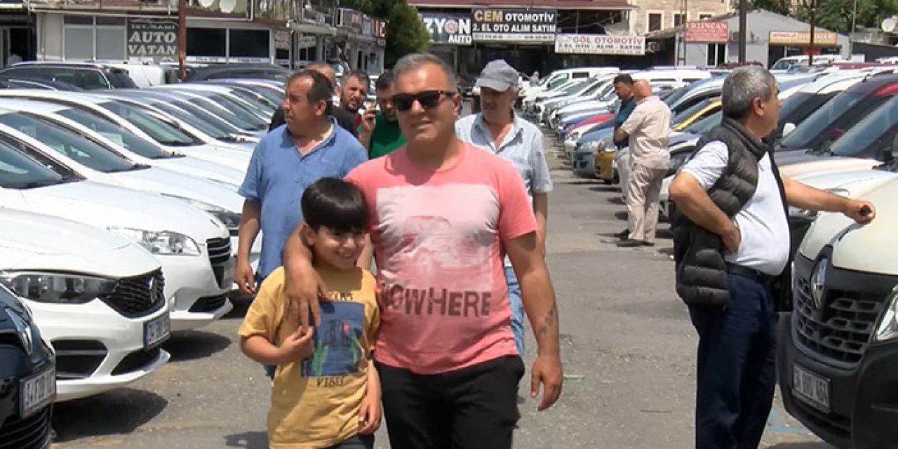 Kurban Bayramı öncesi ikinci el araba pazarlarında hareketlilik yaşanıyor
