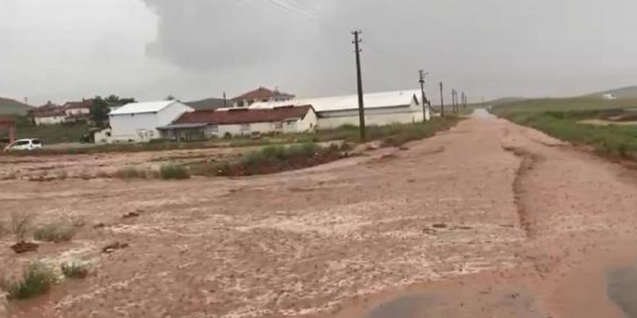 Kırıkkale'de sağanak: 50 evde hasar oluştu