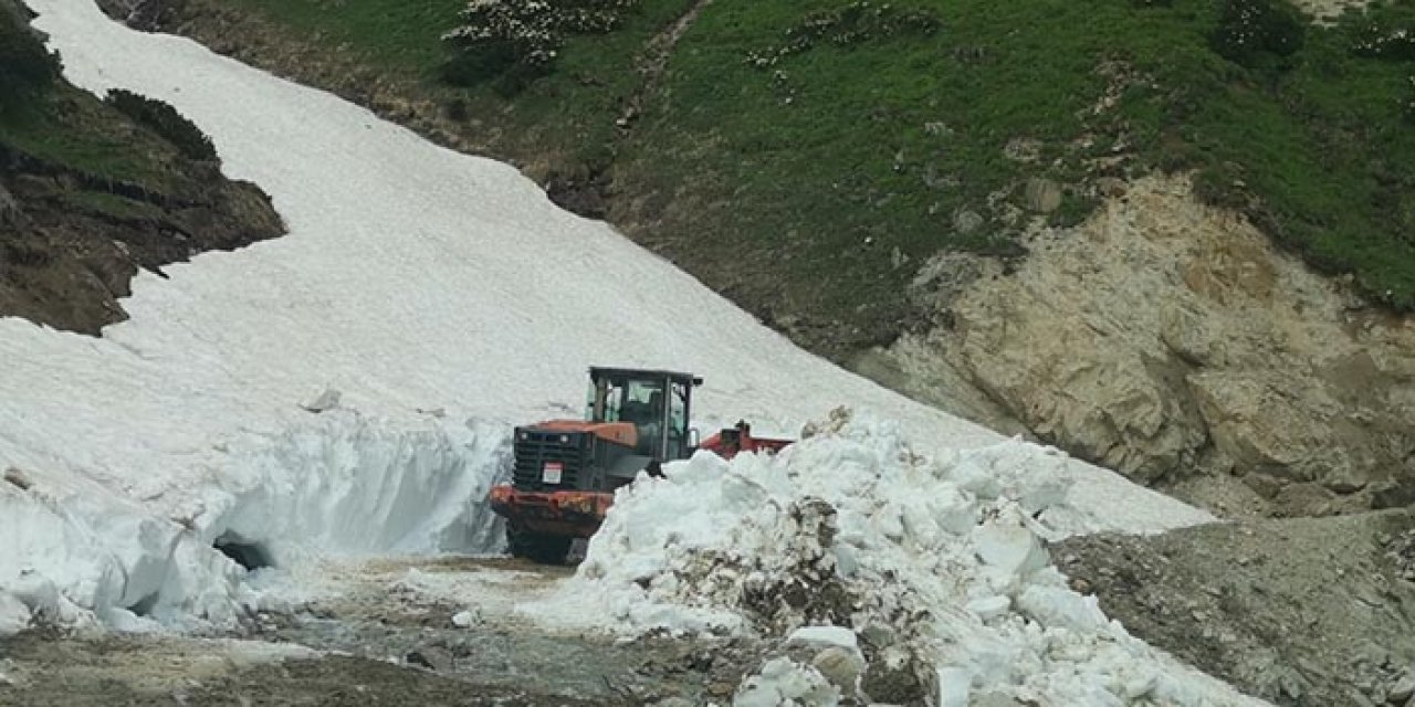 Rize’de haziran ayında karla mücadele
