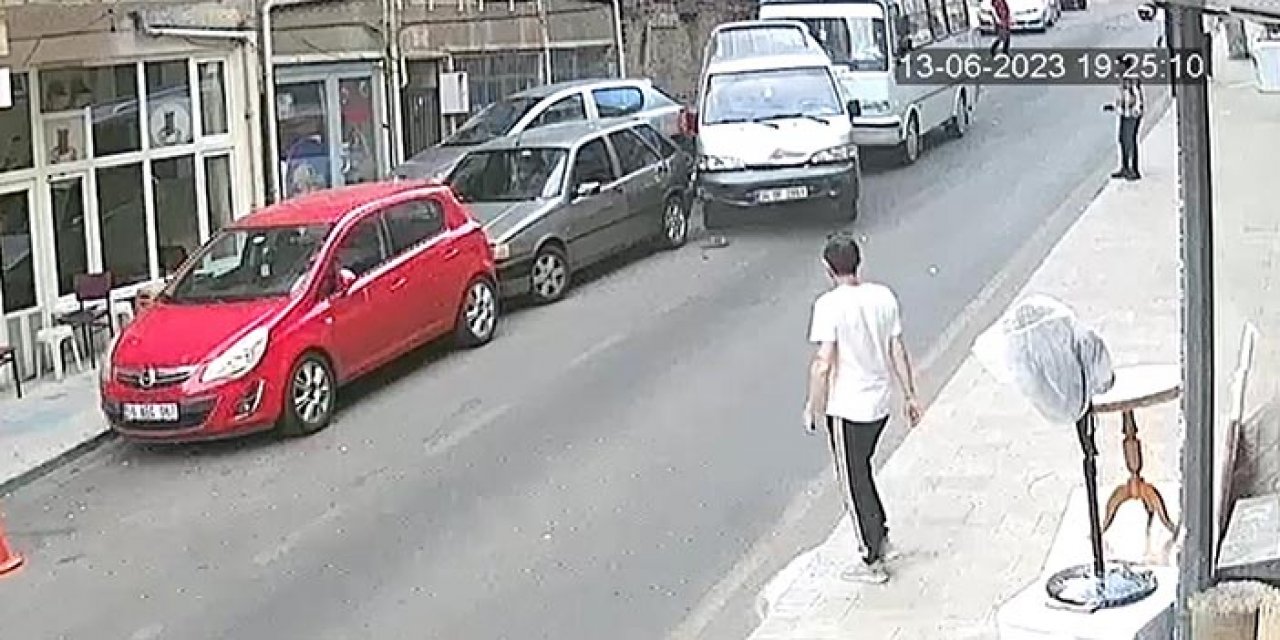 El frenini çekmeyi unuttu: Dört araca çarptı