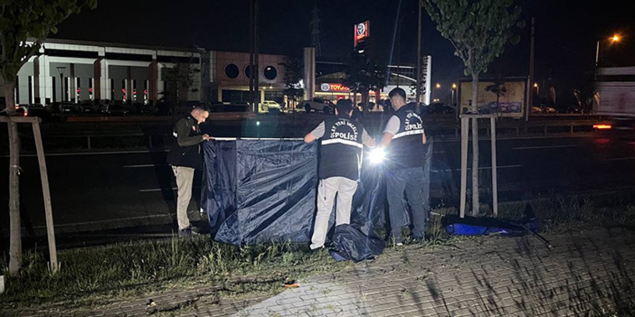 Yol kenarında erkek cesedi bulundu: Vücudunda çok sayıda yara izi var
