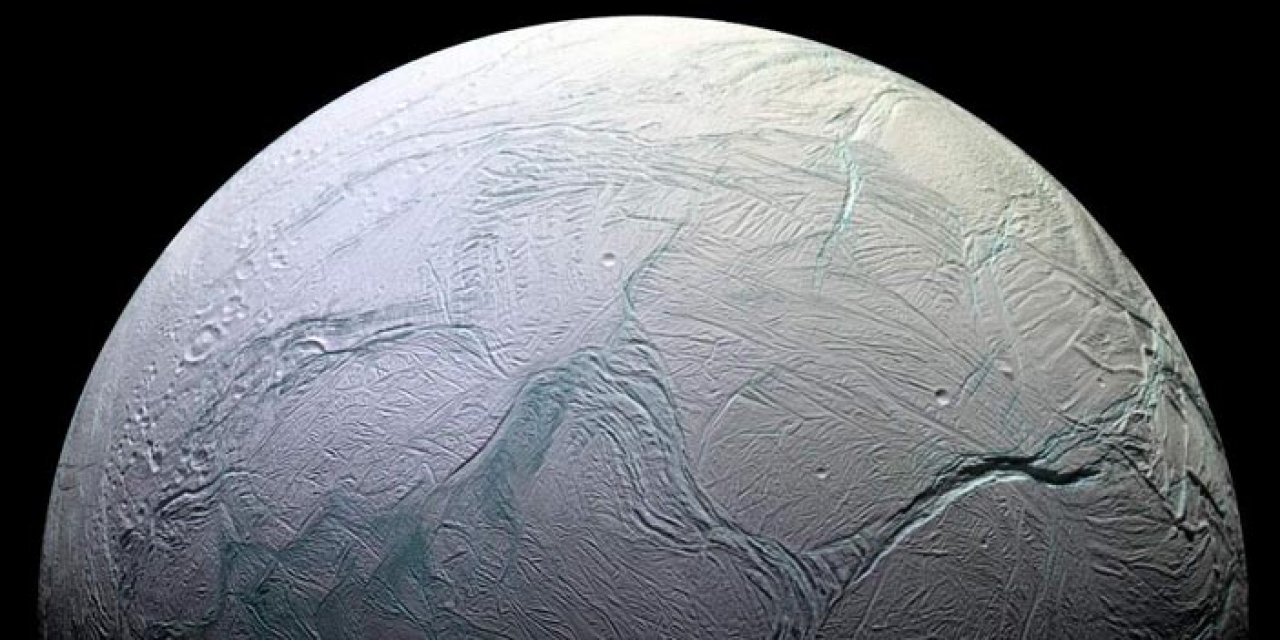 Dünya dışında yaşanacak en ideal yer keşfedildi: Enceladus