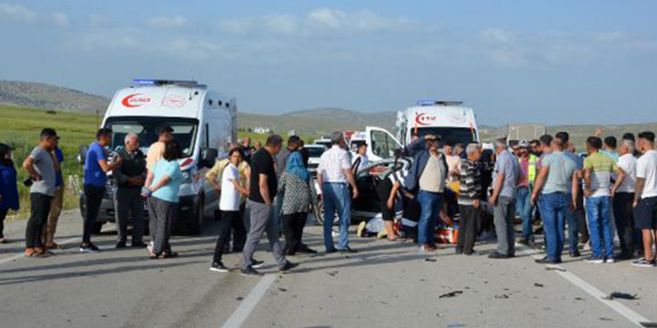 Can kayıplarının yaşandığı kaza; emniyet şeridinde meydana gelmiş