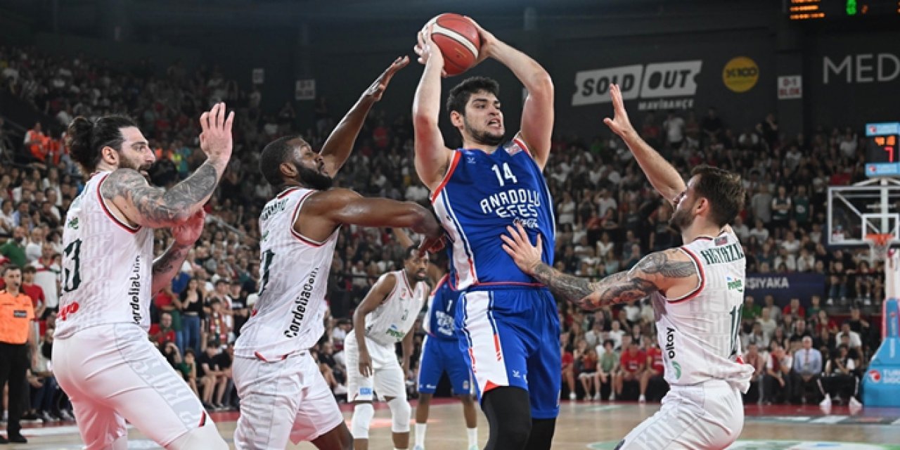 Anadolu Efes 16'ncı kez şampiyon oldu