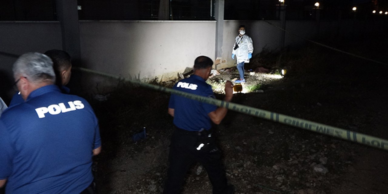 Antalya'da boş arazide kadın cesedi bulundu