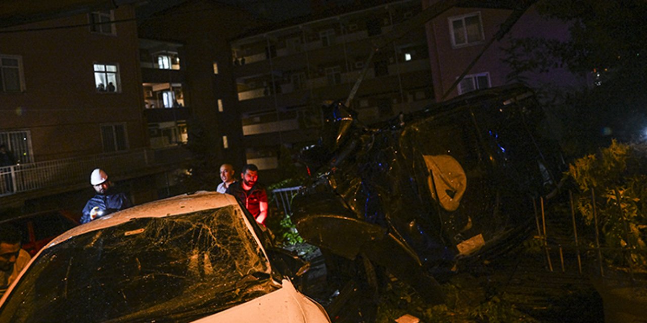 Ankara'da yoldan çıkan araç başka bir aracın üstüne düştü