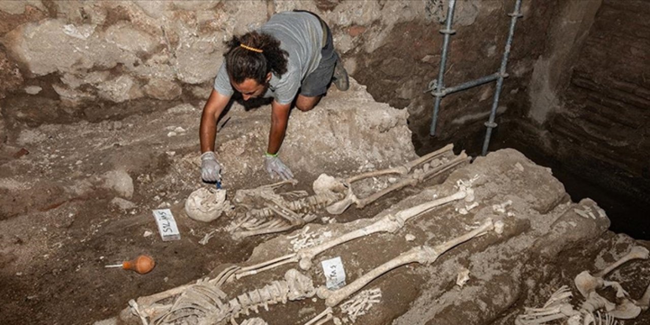 Bursa İznik'te tarihi surlarda yapılan kazıda insan iskeletleri bulundu