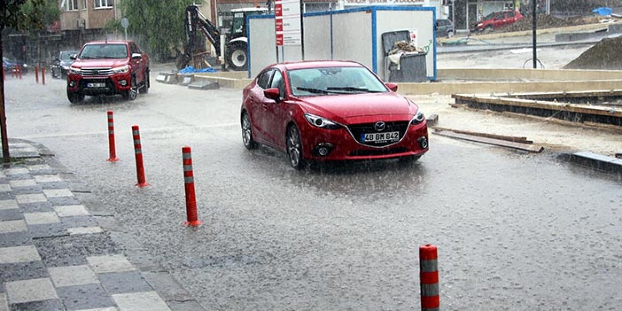 Bolu’da sağanak: Yolları su bastı