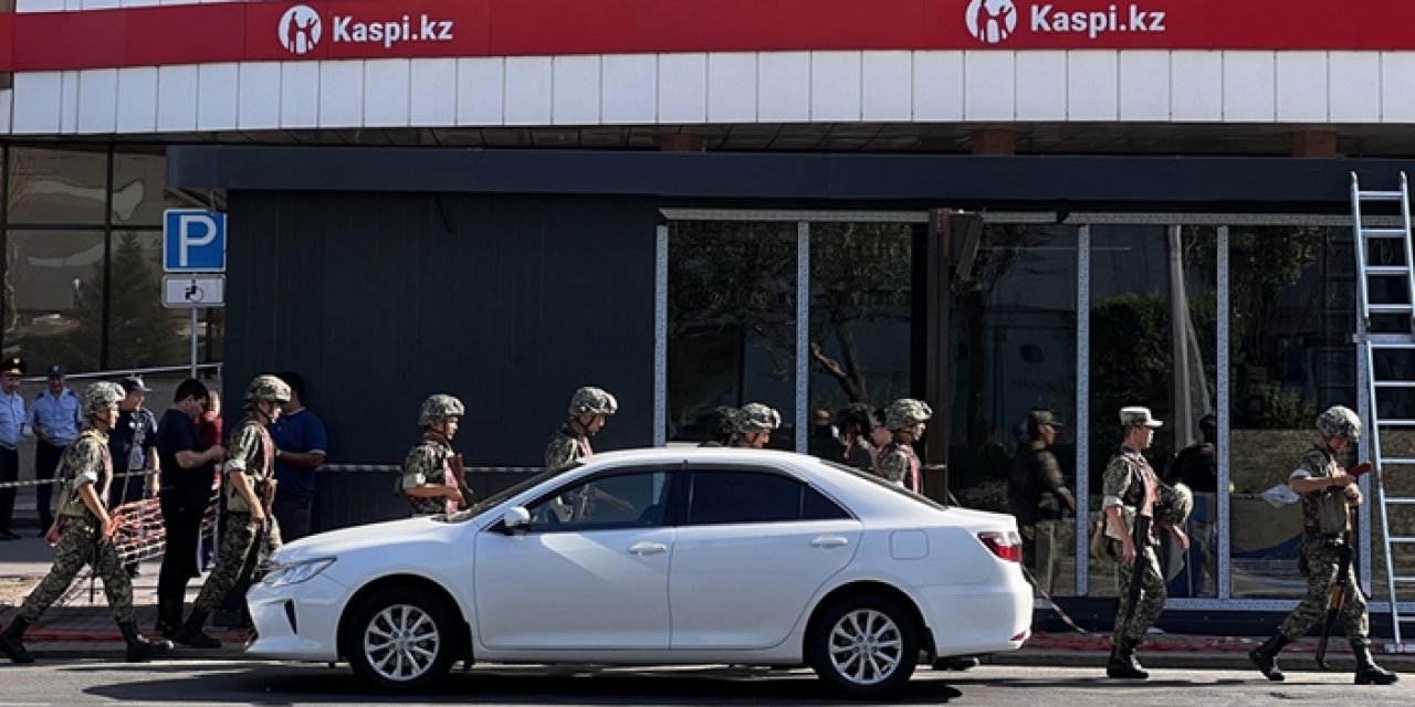 Rehin alınan banka çalışanları kurtarıldı