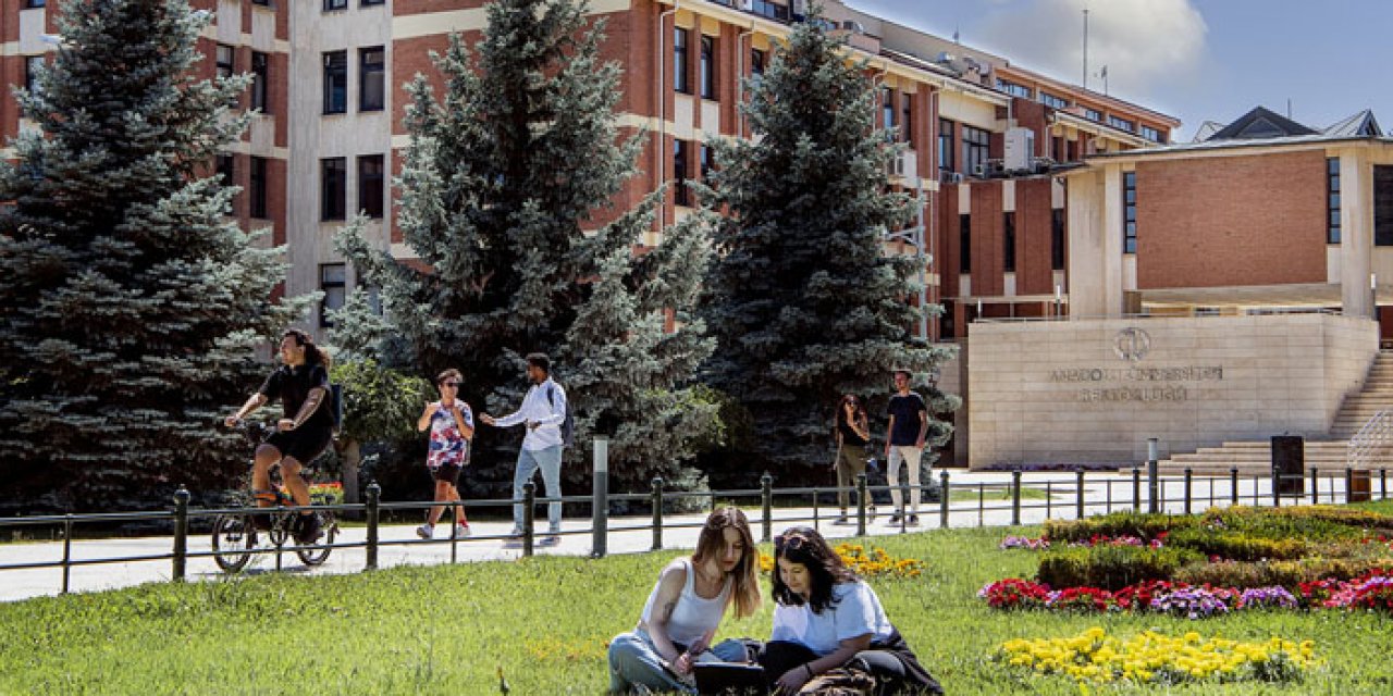 Anadolu Üniversitesi beklenen ilanı yayınladı