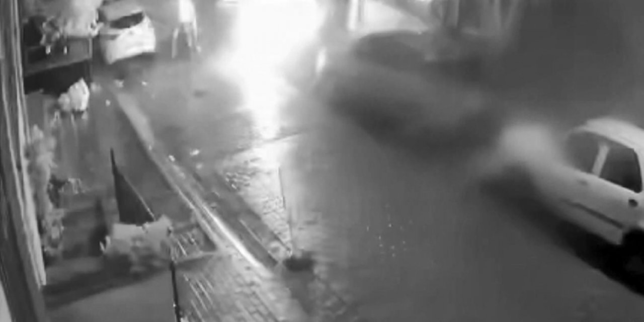 Eski sevgilisine kızıp arabasını yaktı