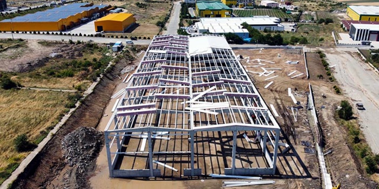 Fırtına sebebiyle çatıdan düşen işçi yaşamını yitirdi