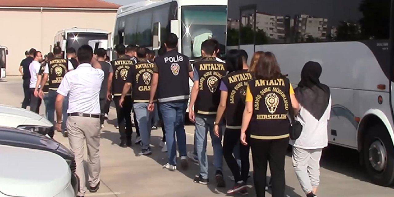 Antalya merkezli "sanal vurgun" operasyonu: 17 gözaltı