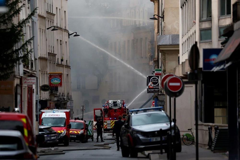 Paris'te doğal gaz patlaması meydana geldi!