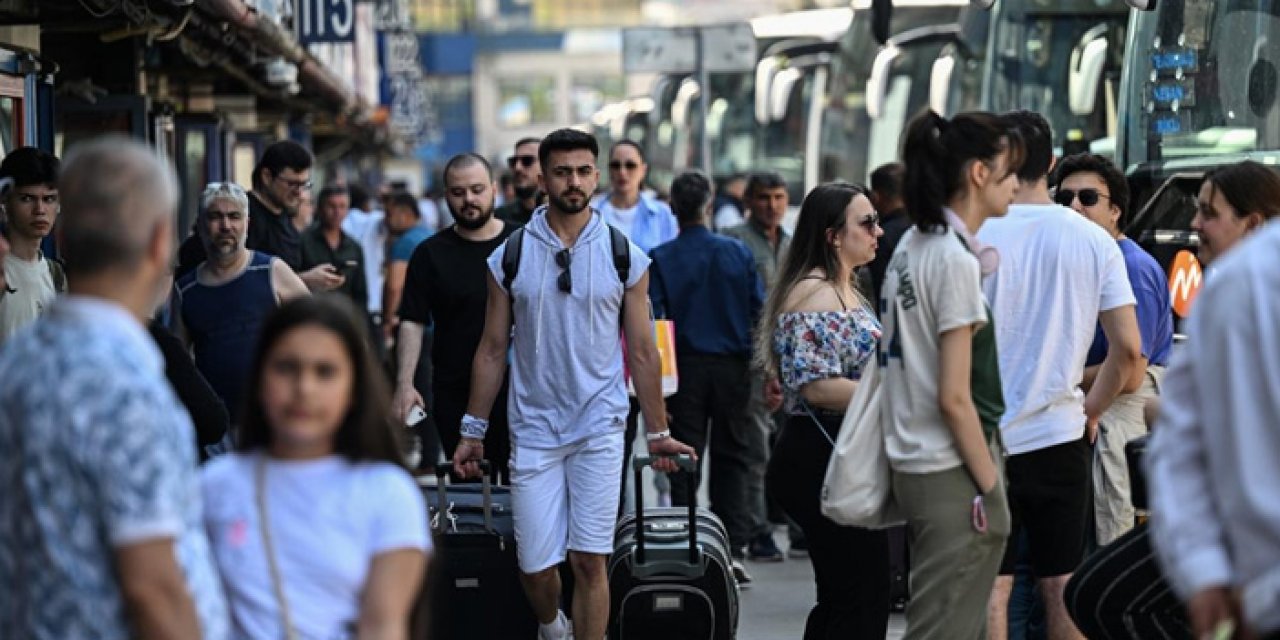 Tatilciler otogarlara akın etti