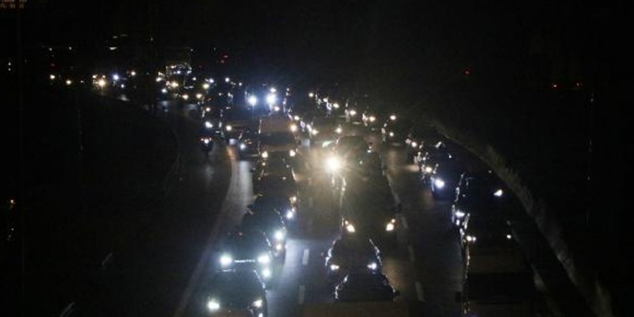 Bolu Dağı Tüneli'nde uzun araç kuyrukları oluştu