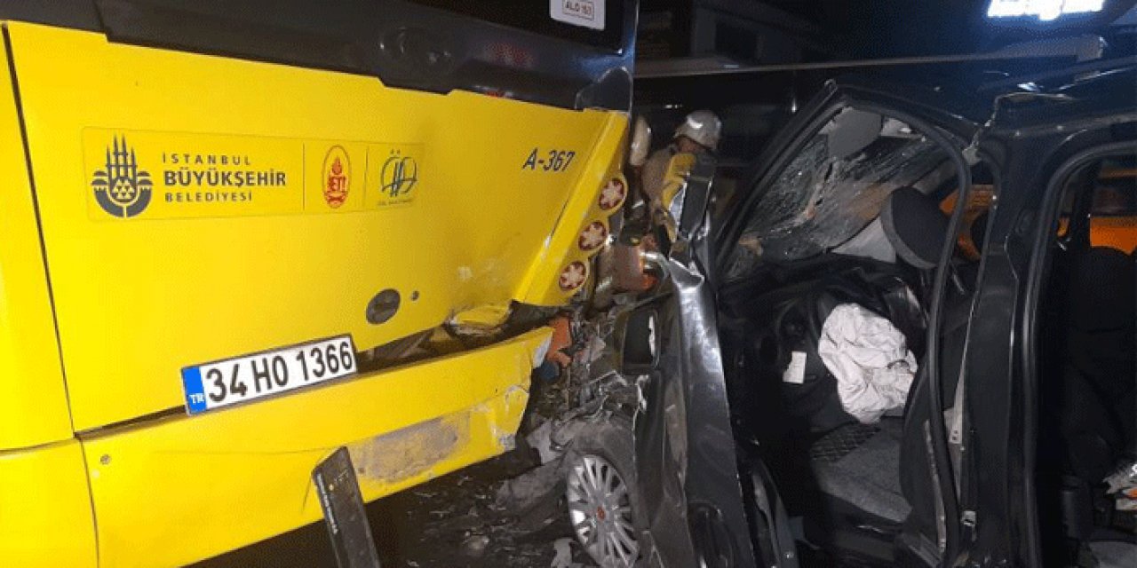 Park halindeki otobüse çarptı: 4'ü ağır 6 yaralı