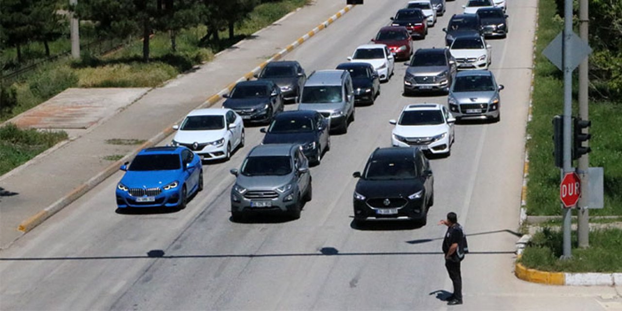Trafikte bayram yoğunluğu
