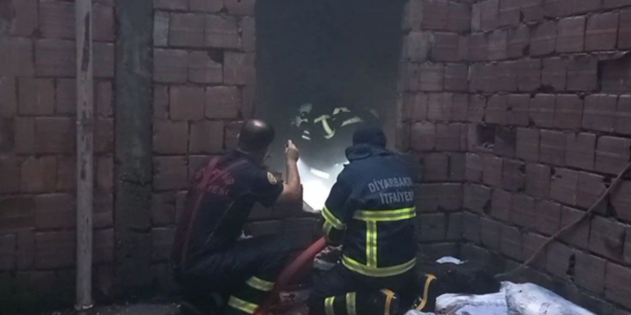 Kağıt deposunda çıkan yangın korkuttu