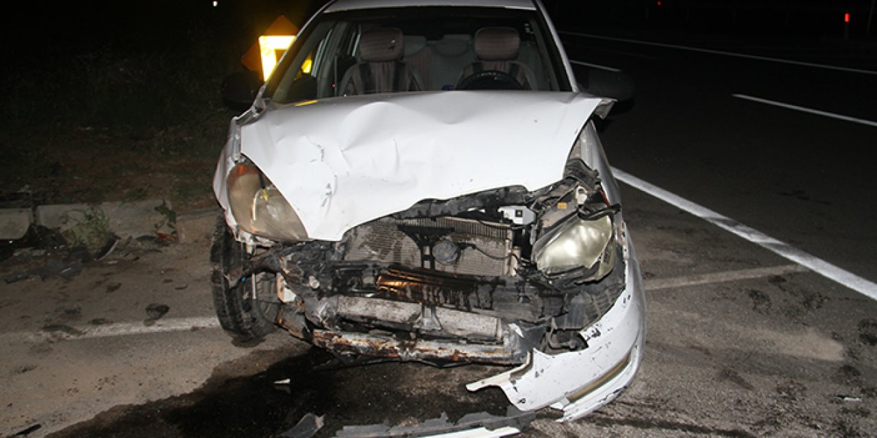 İki otomobil kavşakta çarpıştı: 7 yaralı