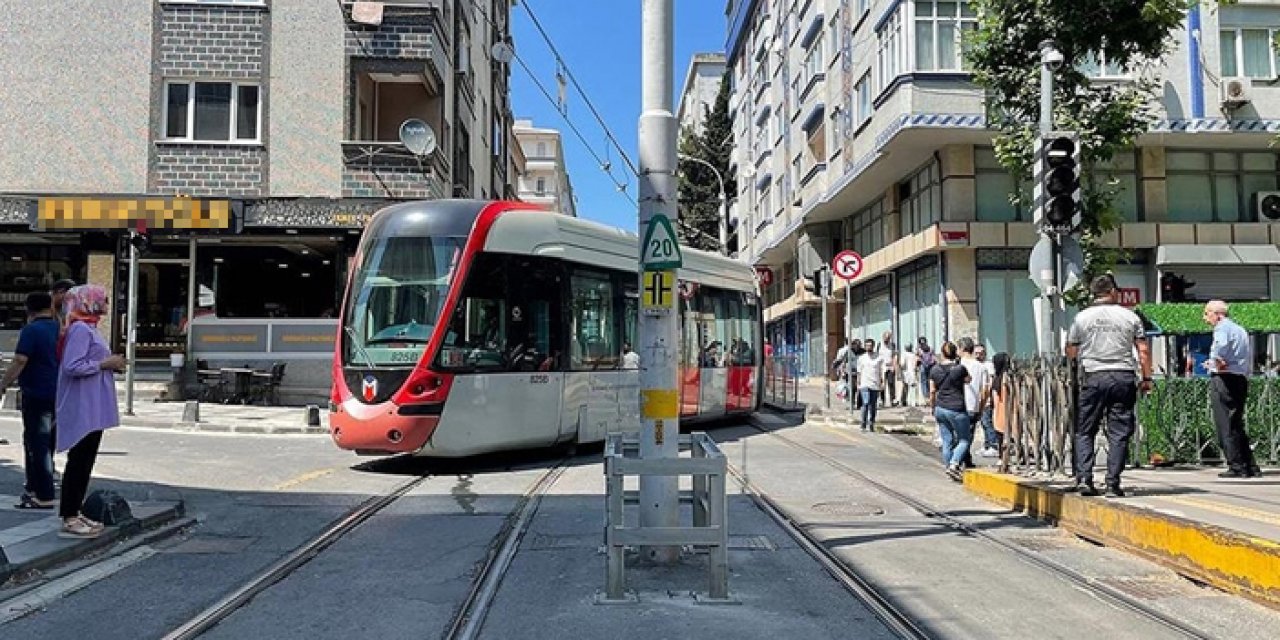 İstanbul'da tramvay raydan çıktı