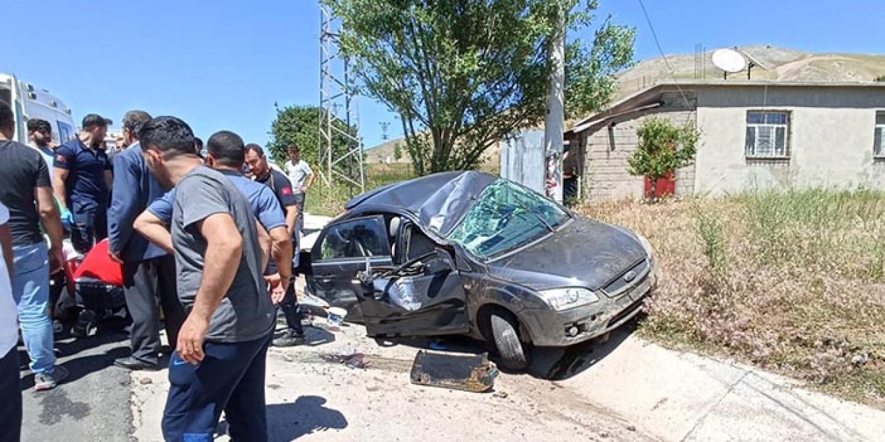 Bitlis’te iki araç birbirine girdi: 5 yaralı