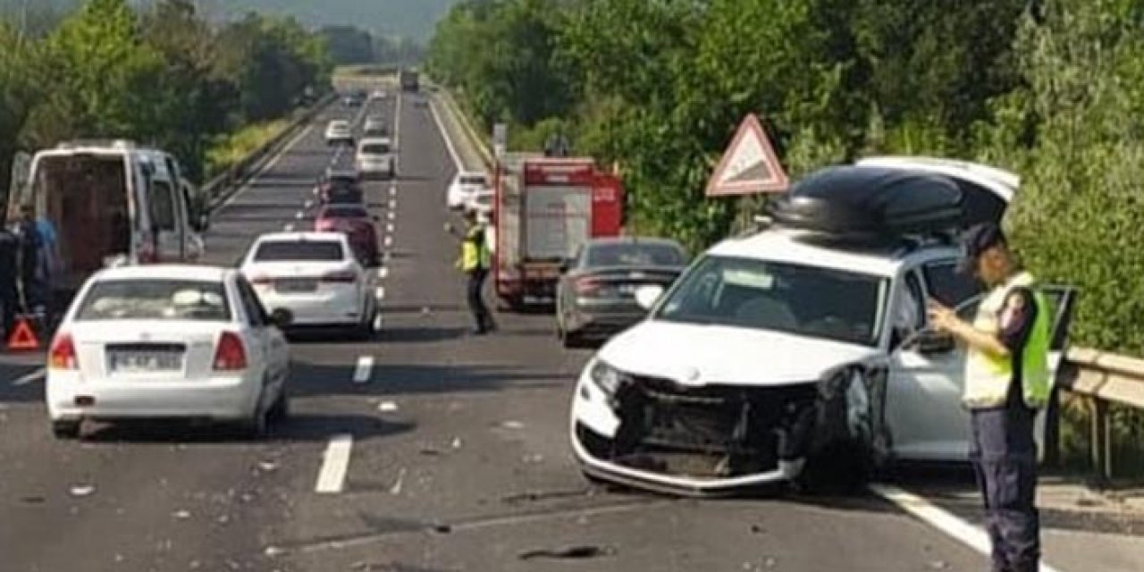 Bursa’da cip otomobile çarptı: 4 yaralı