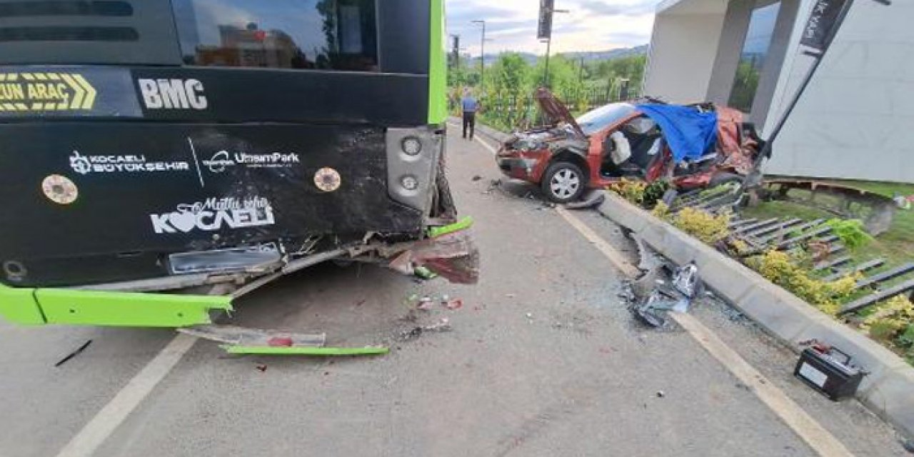 Belediye otobüsüyle çarpıştı: 3 ölü 3 yaralı