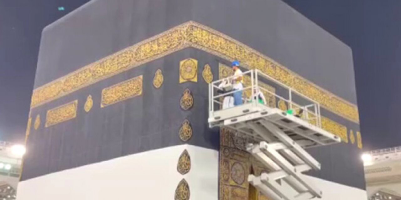Kabe örtüsüne Kurban Bayramı öncesi bakım