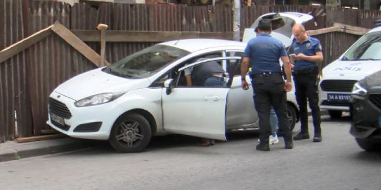 Husumetlisini vurmak isterken arkadaşını vurdu