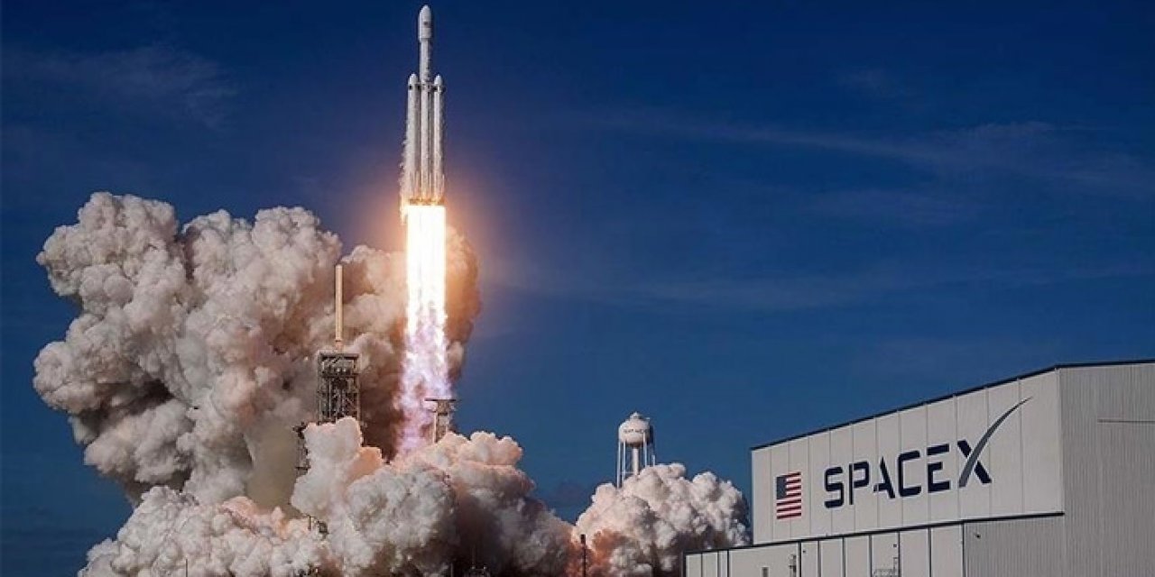 SpaceX, uzaya 22 Starlink uydusu gönderdi