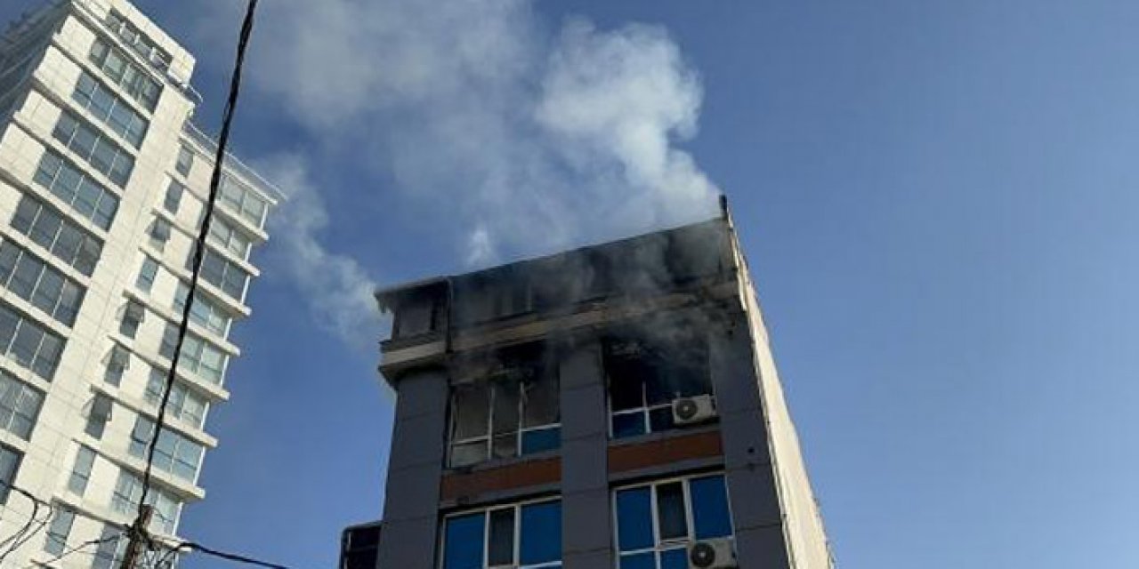 Apart otelde yangın çıktı: 2 kişi dumandan etkilendi